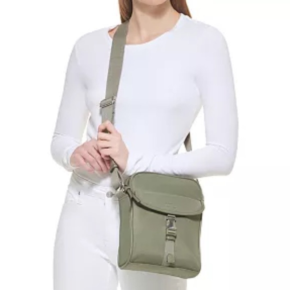 CALVIN KLEIN WOMEN’S SHAY CROSSBODY ARMY GREEN COLOR